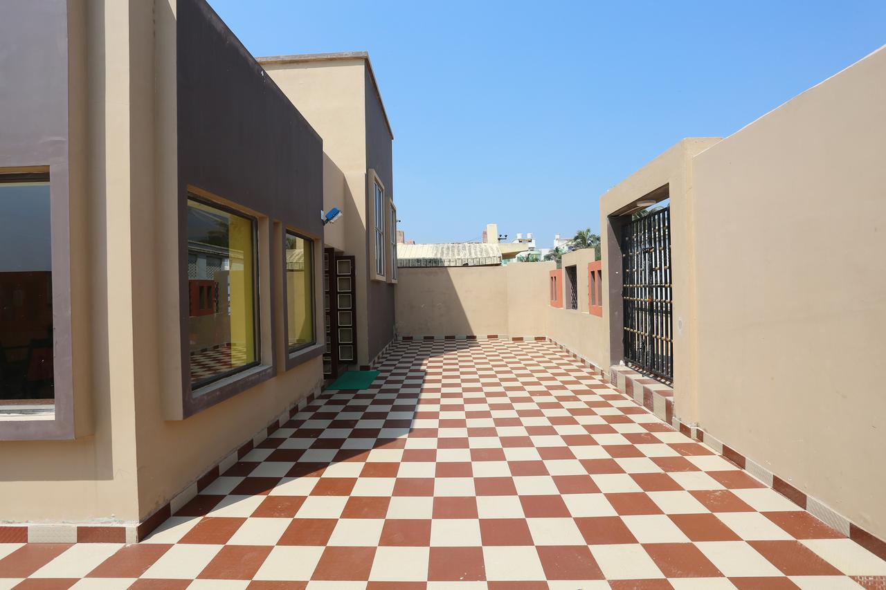 Hotel On Call Puri Laxmi Beach Resort מראה חיצוני תמונה